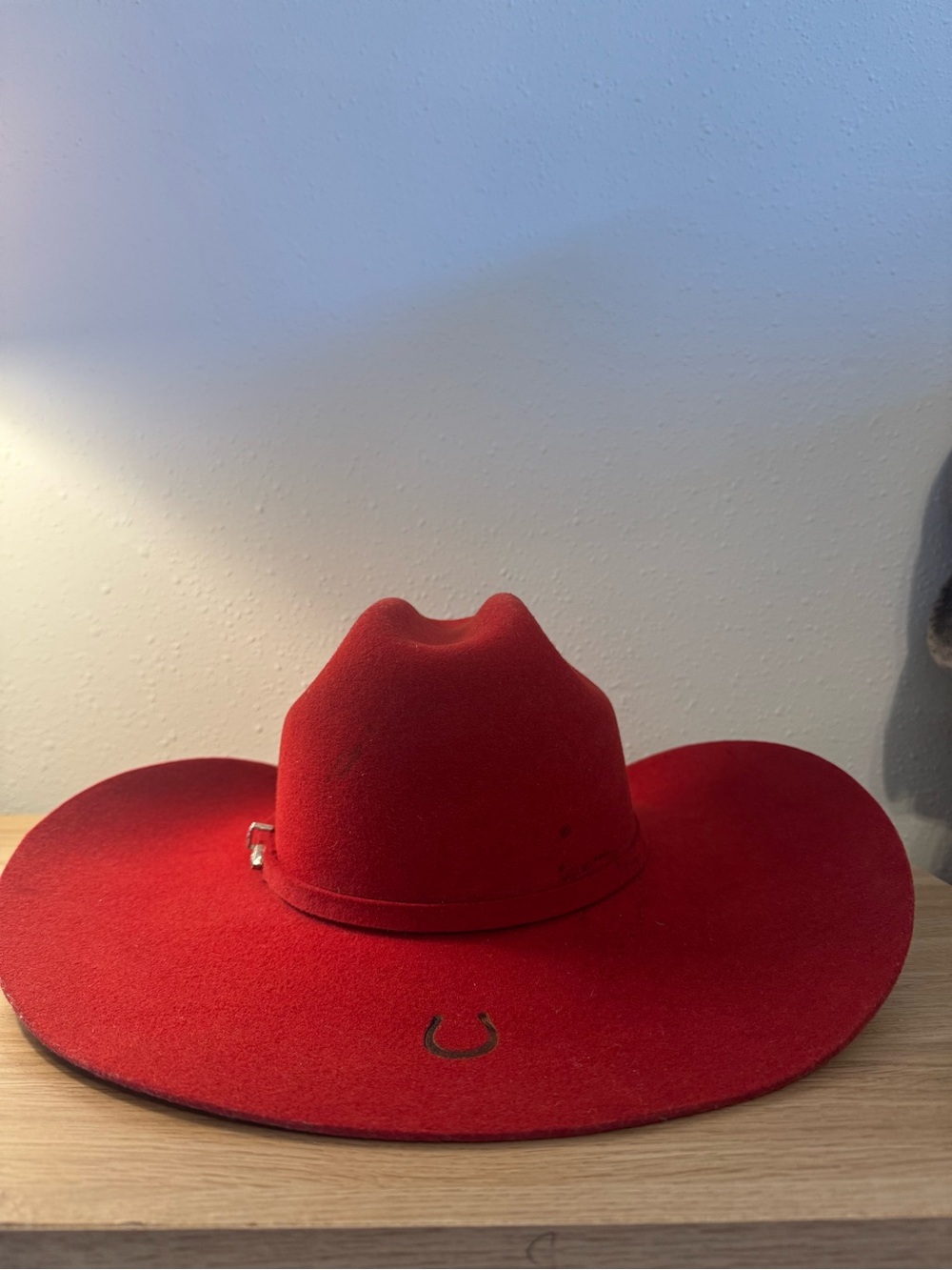 Serratelli Hat Co Red Felt Cowboy Hat - Picture 7 of 9